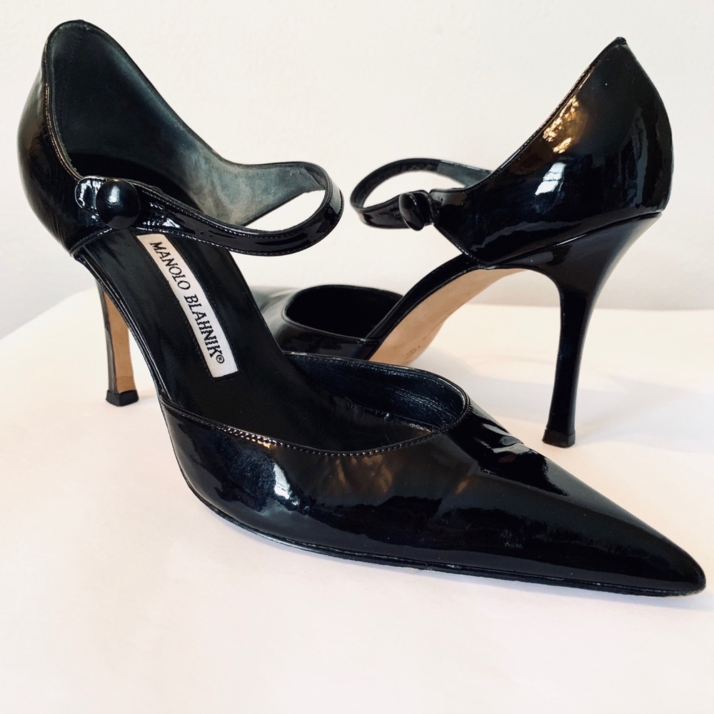 MANOLO BLAHNIK           Excellent Used Condition.